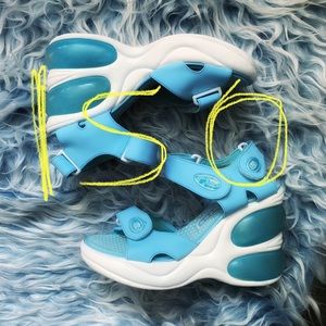 ISO skechers sneaker psandals
